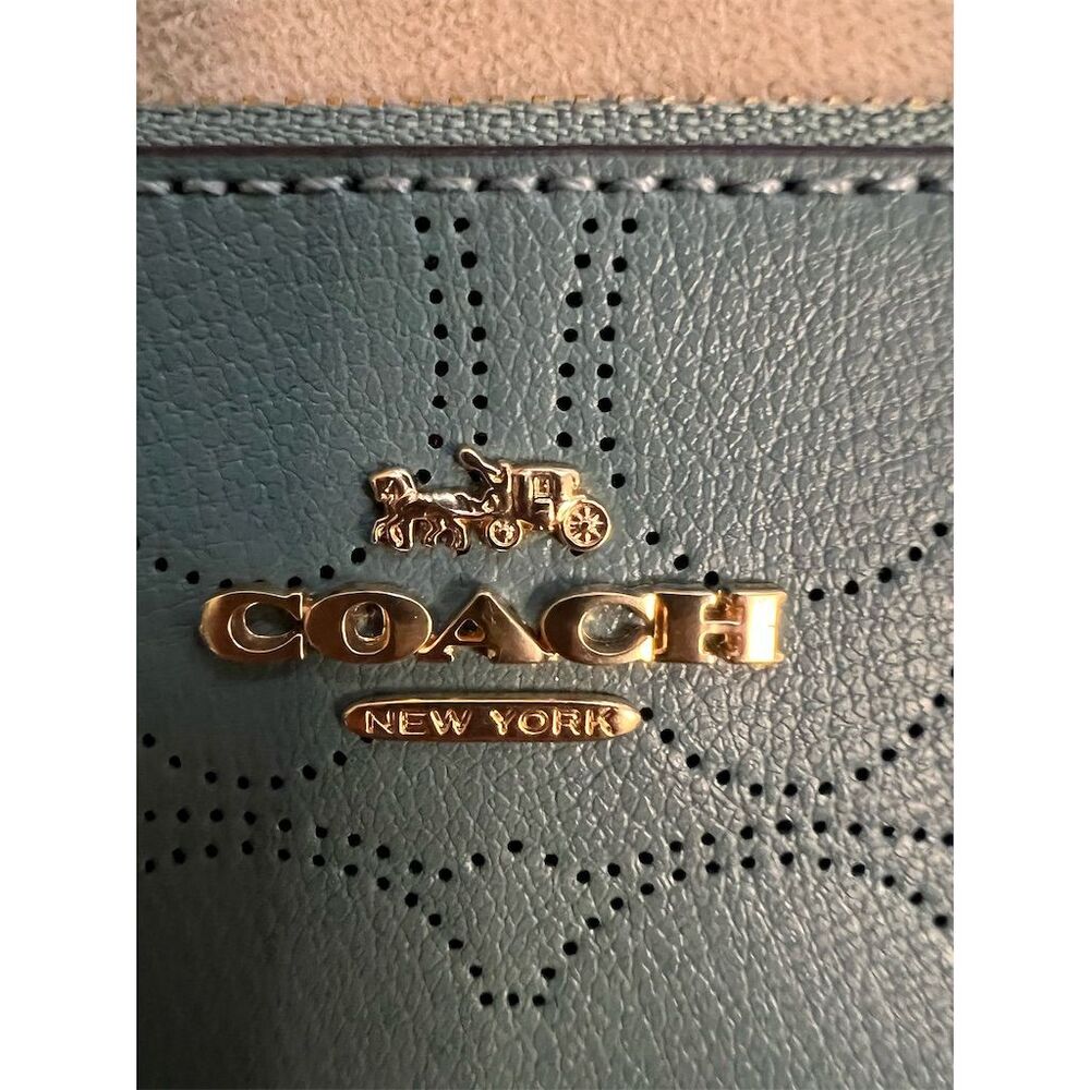 Coach Women's Green Leather Wristlet Wallet with Logo & Zipper Accents - Picture 4 of 6
